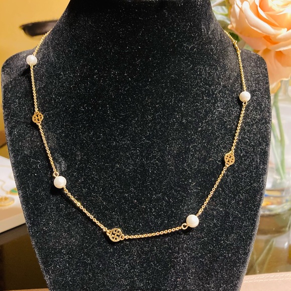 ✨HP✨Tory Burch Pearl And Logo Necklace - Picture 4 of 11